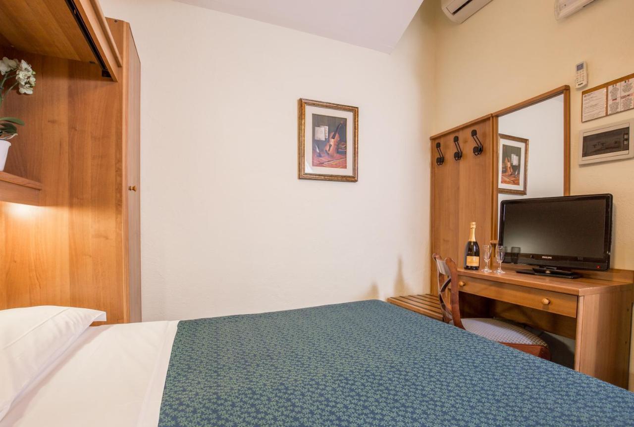 Hotel Trastevere Rome Exterior photo